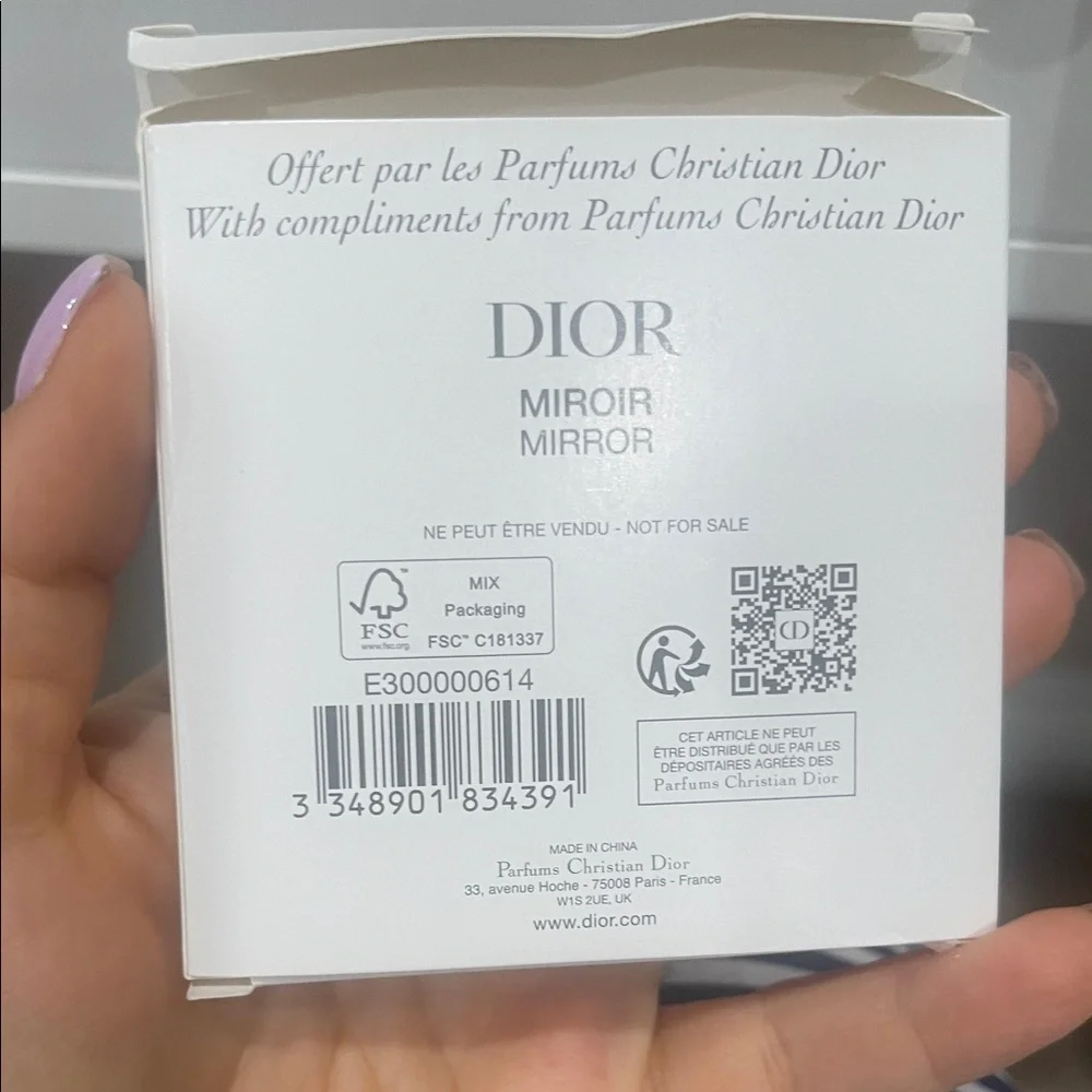 Dior mirror new in box ⭐️⭐️⭐️⭐️⭐️ - Picture 4 of 4